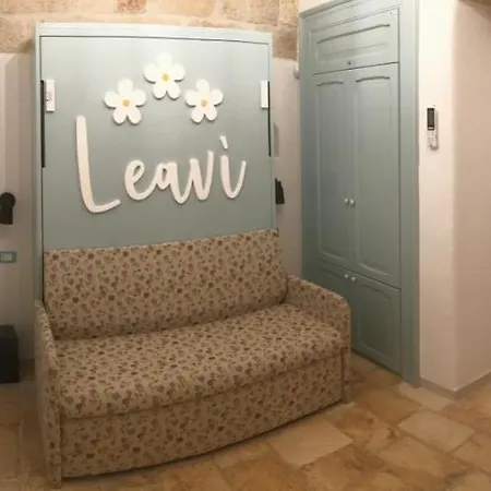 Bed and breakfast Leavi 4*